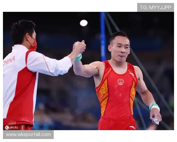 肖若腾训练完直接去奢侈品店刷卡，体操服还没换