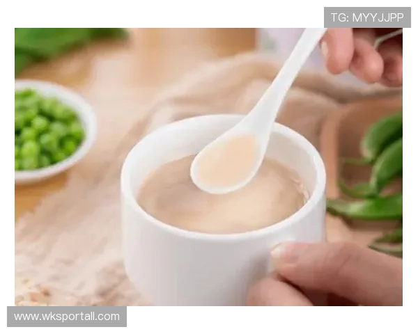 谌利军家的冰箱里塞满蛋白粉，连饮料都是按克称着喝的